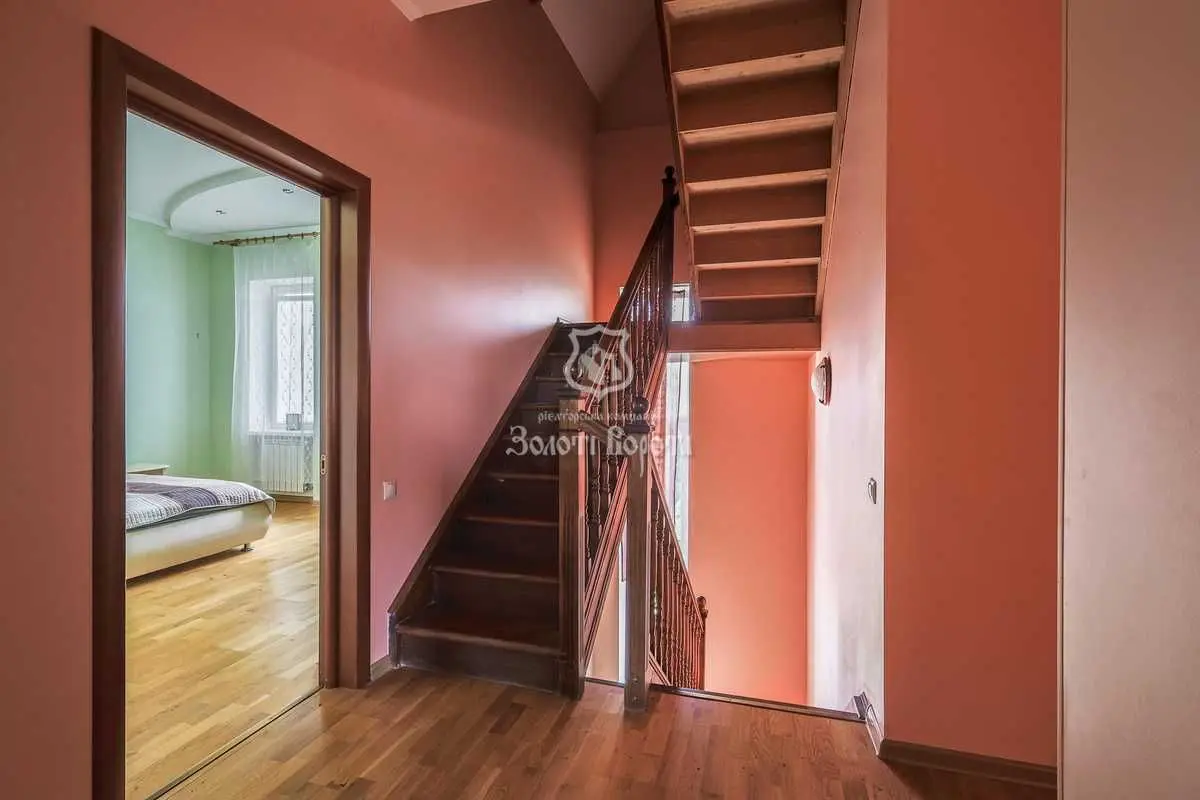 Фото Продаю дом, 270 кв. м, Садовая ул.  Киев, цена: 255000 USD, код 6629