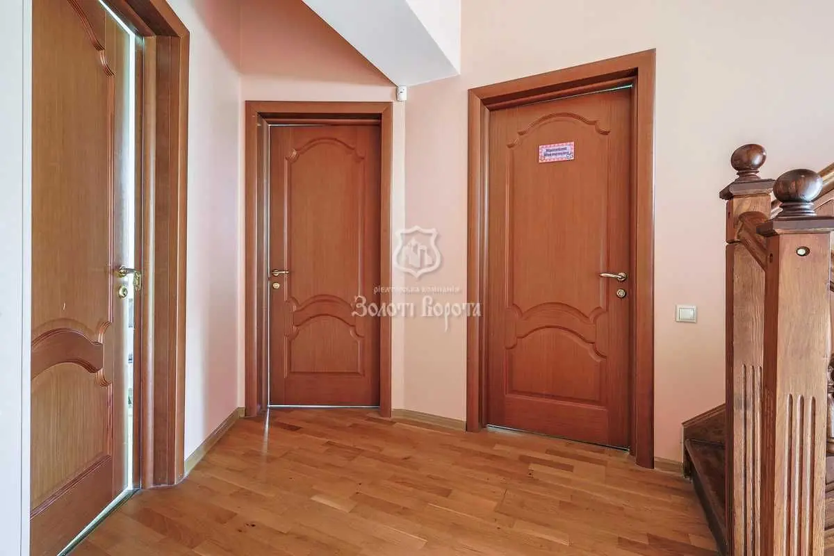 Фото Продаю дом, 270 кв. м, Садовая ул.  Киев, цена: 255000 USD, код 6629