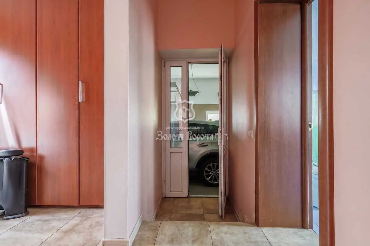 Фото Продаю дом, 270 кв. м, Садовая ул.  Киев, цена: 255000 USD, код 6629
