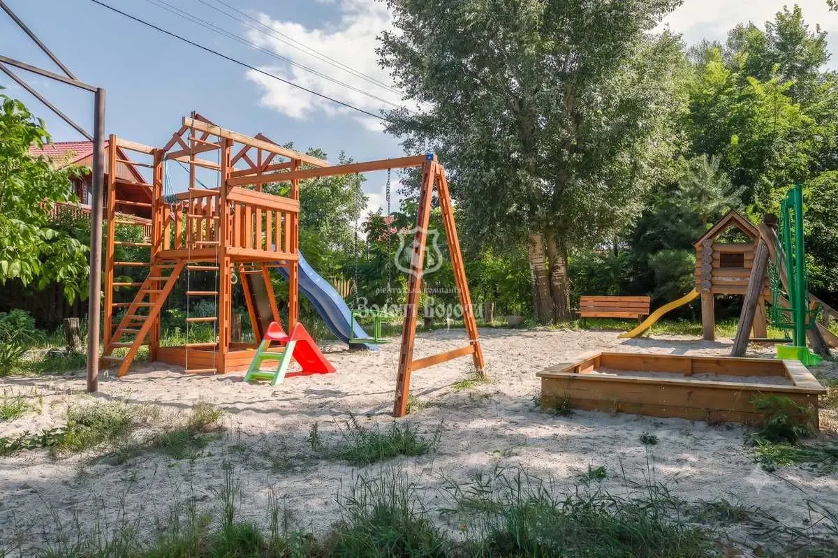 Фото Продаю дом, 270 кв. м, Садовая ул.  Киев, цена: 255000 USD, код 6629