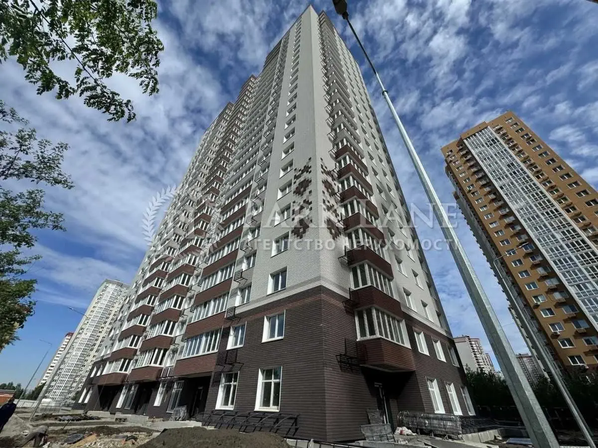 Фото Продаю 3 кімнатну квартиру, 133 кв. м, Єлизавети Чавдар вул.  Київ, ціна: 95000 USD, код 6632