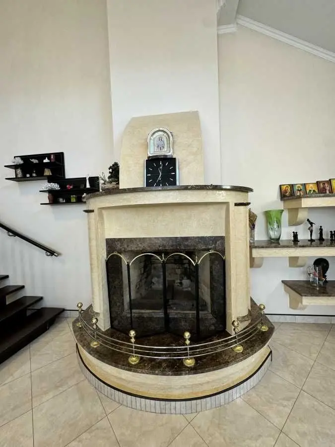 Фото Продаю будинок, 380 кв. м, Центральна вул.  Київ, ціна: 275000 USD, код 6633