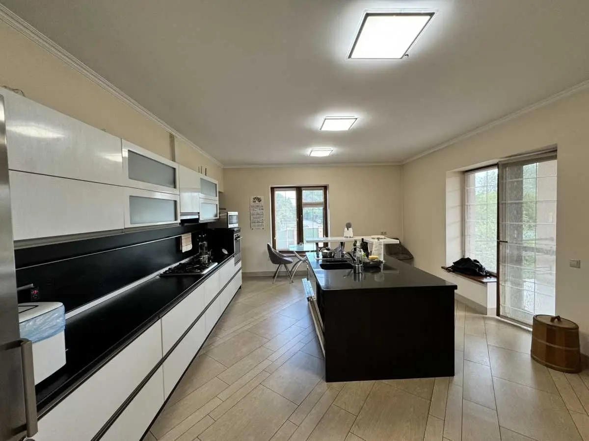 Фото Продаю будинок, 380 кв. м, Центральна вул.  Київ, ціна: 275000 USD, код 6633