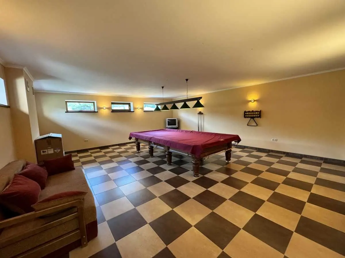 Фото Продаю будинок, 380 кв. м, Центральна вул.  Київ, ціна: 275000 USD, код 6633