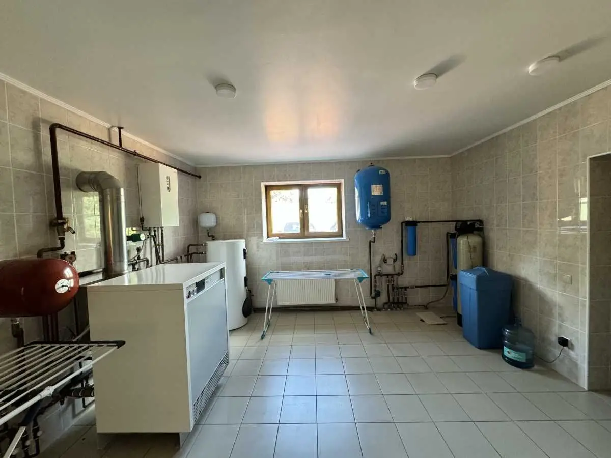 Фото Продаю будинок, 380 кв. м, Центральна вул.  Київ, ціна: 275000 USD, код 6633