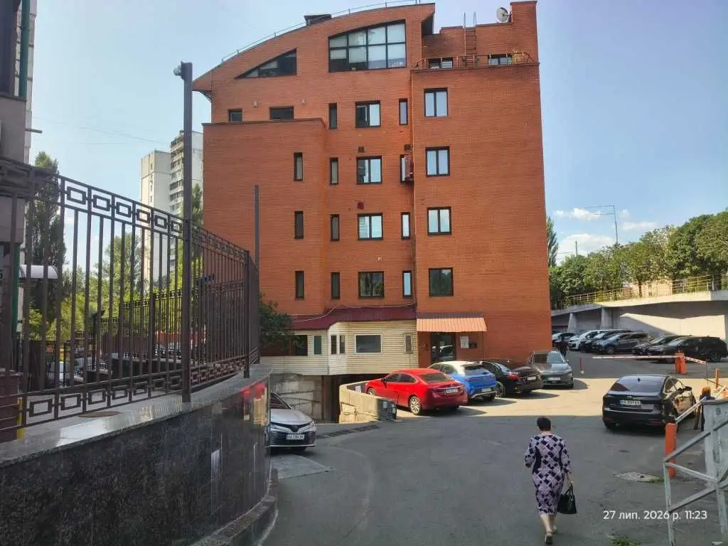Фото Продаю паркінг, гараж, 16 кв. м, Дегтярівська вул.  Київ, ціна: 17000 USD, код 6638