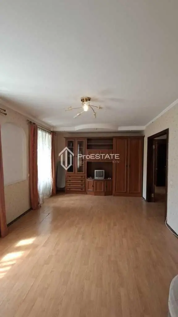 Фото Продаю 1 кімнатну квартиру, 48 кв. м, Тампере вул. 8а Київ, ціна: 55000 USD, код 6646