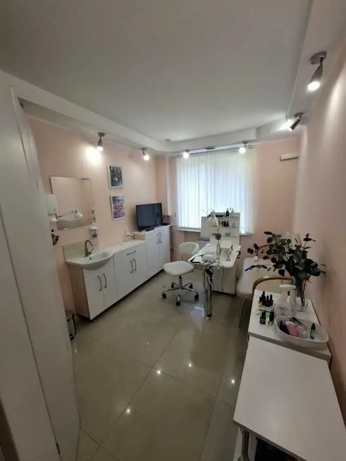 Фото Selling an office, 67 sq.m., Vasylia Tarnovskoho Street (Pushkina Street) 12 Chernihiv, price: 59000 USD, code 6653