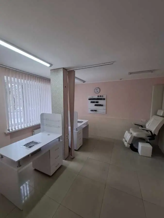 Фото Selling an office, 67 sq.m., Vasylia Tarnovskoho Street (Pushkina Street) 12 Chernihiv, price: 59000 USD, code 6653