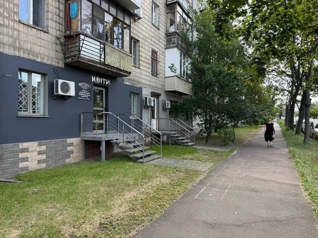 Фото Rent a retail space, Sobornosti avenue 7 Kyiv for long-term rent, price: 500 UAH, code 6659