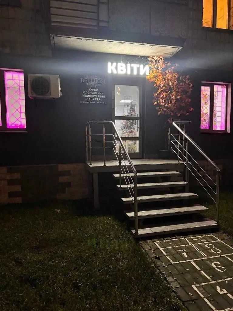 Фото Rent a retail space, Sobornosti avenue 7 Kyiv for long-term rent, price: 500 UAH, code 6659