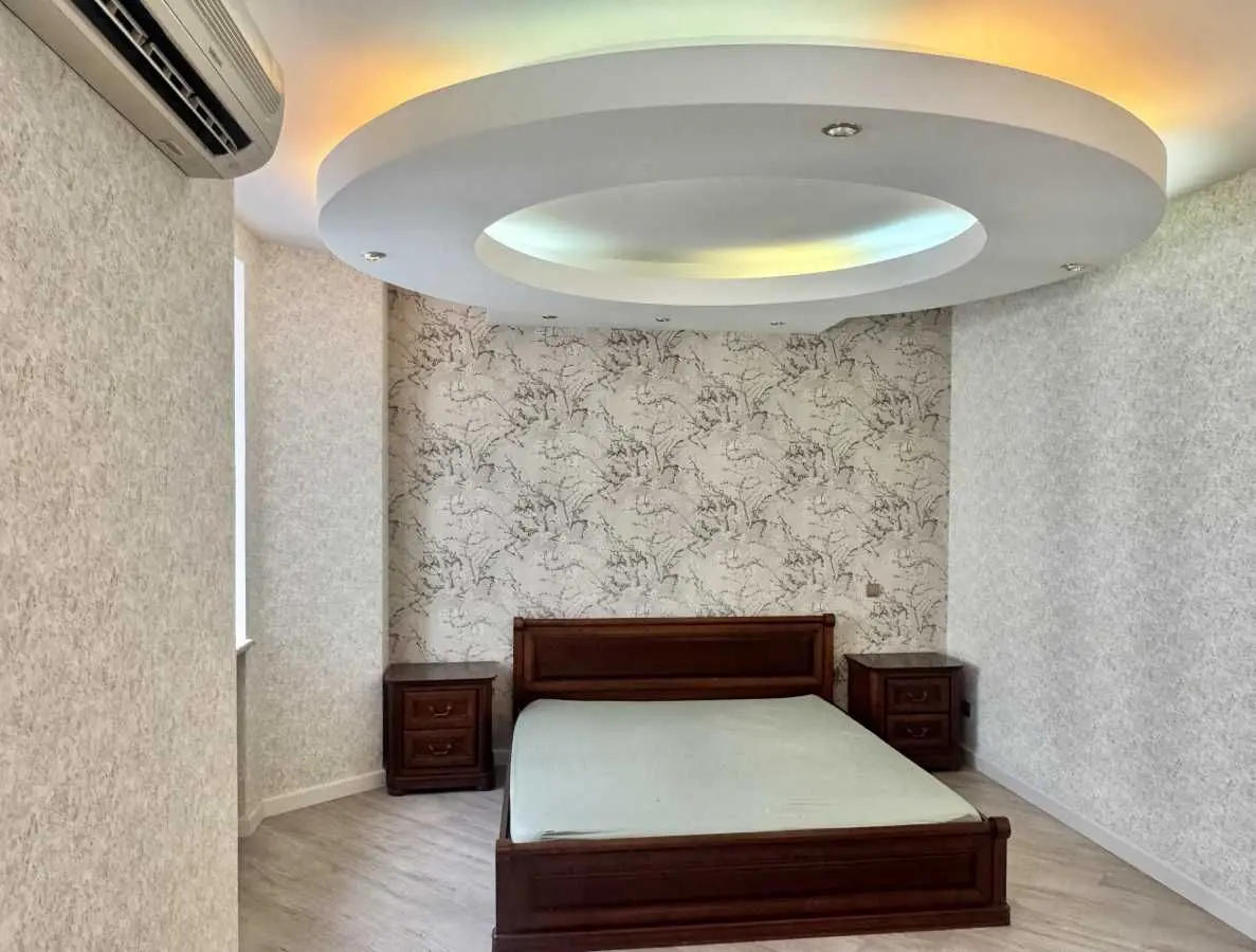 Фото Selling a 4-room apartment, 131 sq.m., Yaroslavskyi Lane 4 Kyiv, price: 250000 USD, code 6663