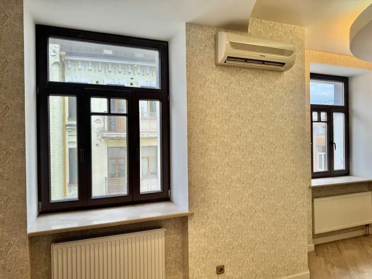 Фото Selling a 4-room apartment, 131 sq.m., Yaroslavskyi Lane 4 Kyiv, price: 250000 USD, code 6663