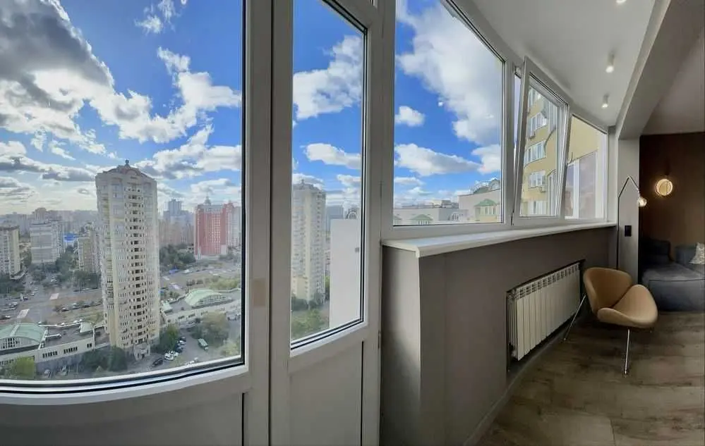 Фото Продаю 1 кімнатну квартиру, 60 кв. м, Урлівська вул. 11А Київ, ціна: 97500 USD, код 6667