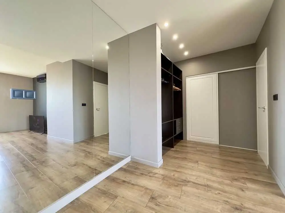 Фото Продаю 1 кімнатну квартиру, 60 кв. м, Урлівська вул. 11А Київ, ціна: 97500 USD, код 6667