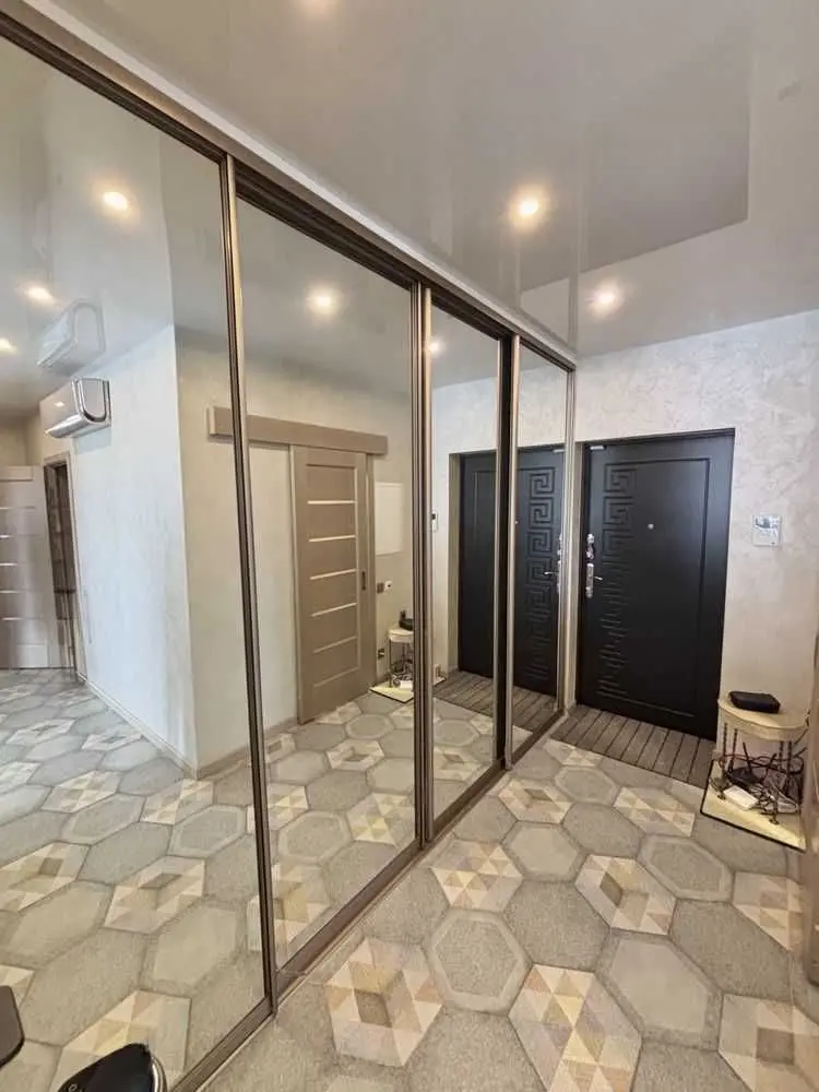 Фото Продаю 2 кімнатну квартиру, 84 кв. м, В’ячеслава Чорновола вул. 11 Бровари, ціна: 119000 USD, код 6668