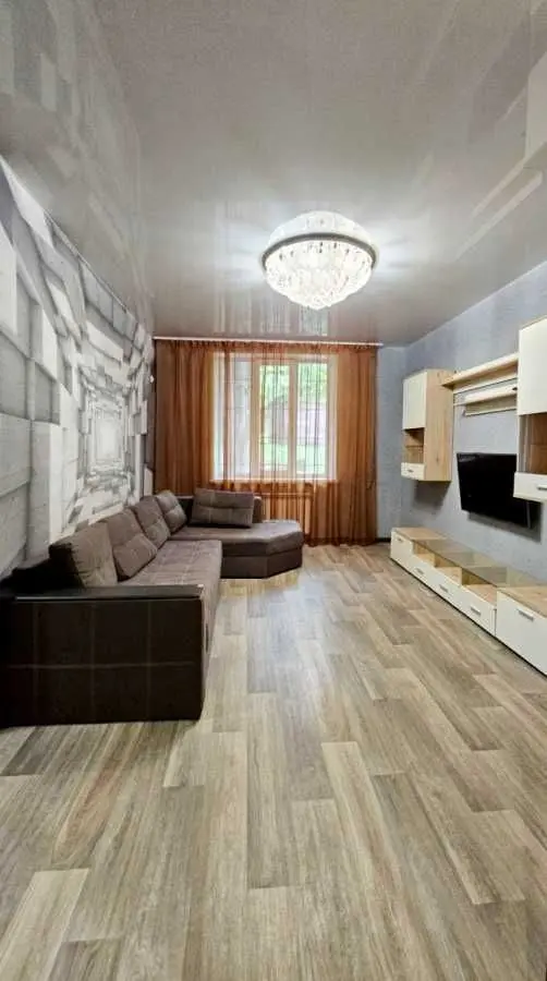 Фото Продаю 3 кімнатну квартиру, 70 кв. м, Аношкіна просп. 60 Кам’янське, ціна: 40000 USD, код 6673
