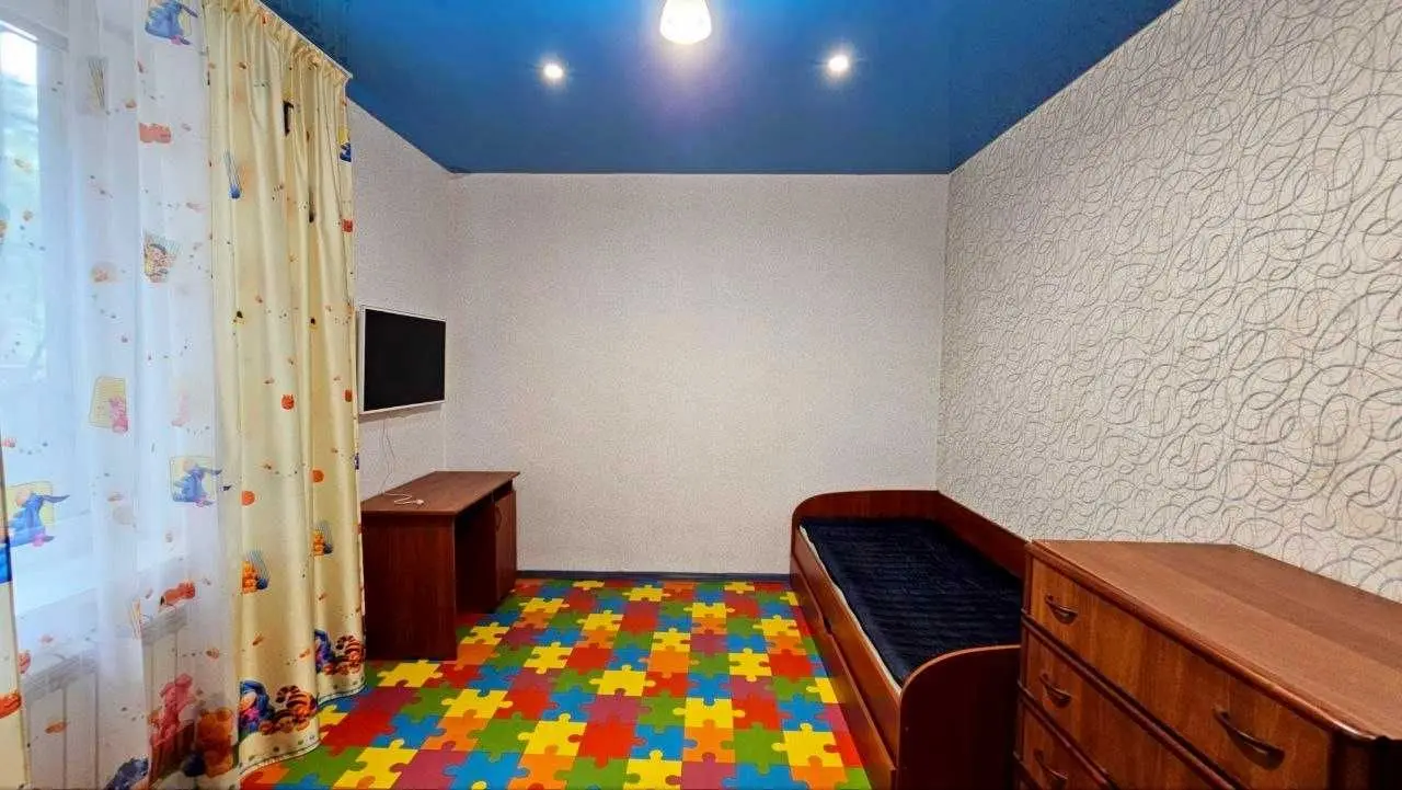 Фото Продаю 3 кімнатну квартиру, 70 кв. м, Аношкіна просп. 60 Кам’янське, ціна: 40000 USD, код 6673