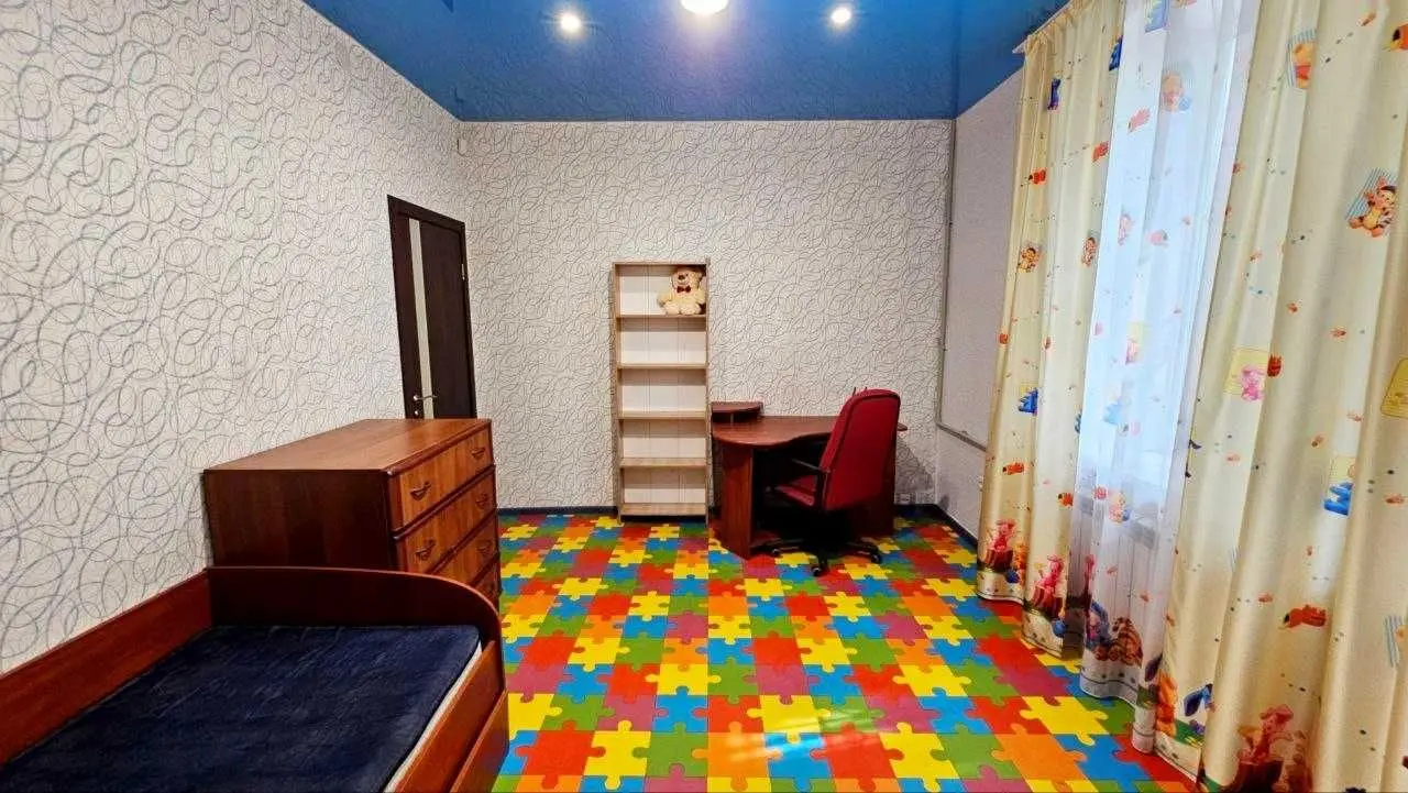 Фото Продаю 3 кімнатну квартиру, 70 кв. м, Аношкіна просп. 60 Кам’янське, ціна: 40000 USD, код 6673