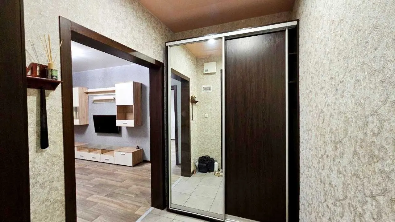 Фото Продаю 3 кімнатну квартиру, 70 кв. м, Аношкіна просп. 60 Кам’янське, ціна: 40000 USD, код 6673
