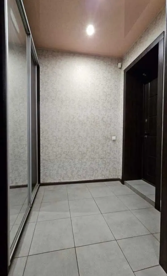 Фото Продаю 3 кімнатну квартиру, 70 кв. м, Аношкіна просп. 60 Кам’янське, ціна: 40000 USD, код 6673