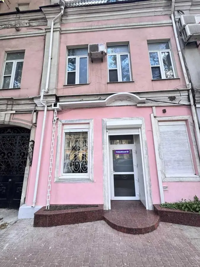 Фото Оренда торгівельної площі, Іспанська вул.  Одеса в довгострокову оренду, ціна: 550 USD, код 6679