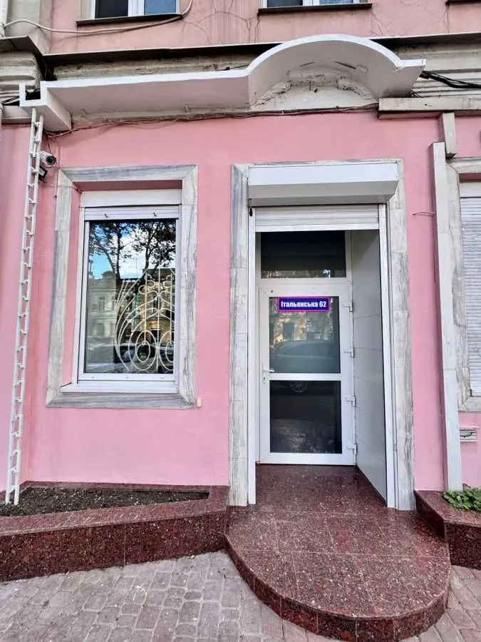 Фото Оренда торгівельної площі, Іспанська вул.  Одеса в довгострокову оренду, ціна: 550 USD, код 6679