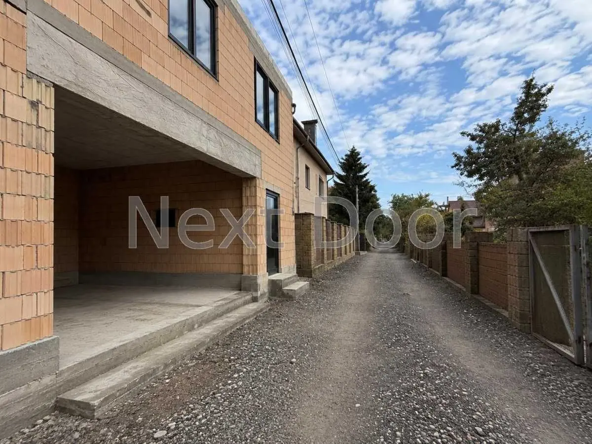 Фото Продаю будинок, 288.3 кв. м, Богатирська вул.  Київ, ціна: 180000 USD, код 6683