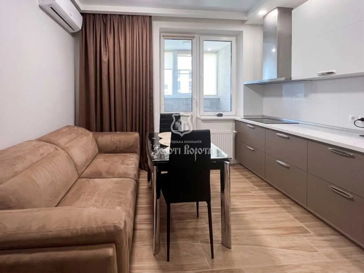 Фото Selling a 2-room apartment, 66 sq.m., Serhiya Danchenko street 30 Kyiv, price: 142000 USD, code 6697