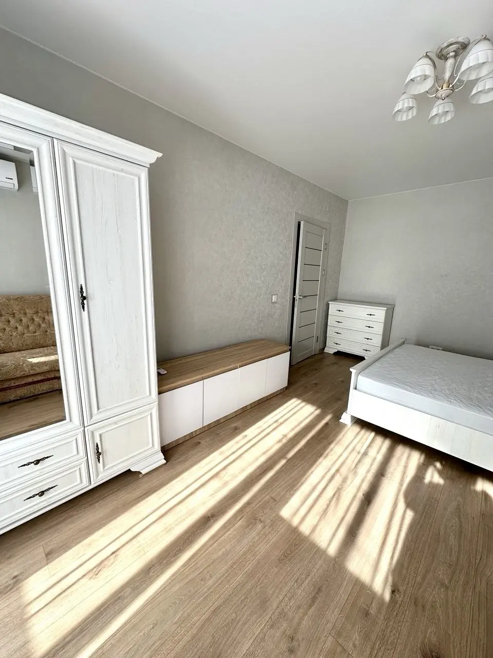 Фото Rent a 1-room apartment, Larysy Rudenko Street 21 Kyiv for long-term rent, price: 15000 UAH, code 6654