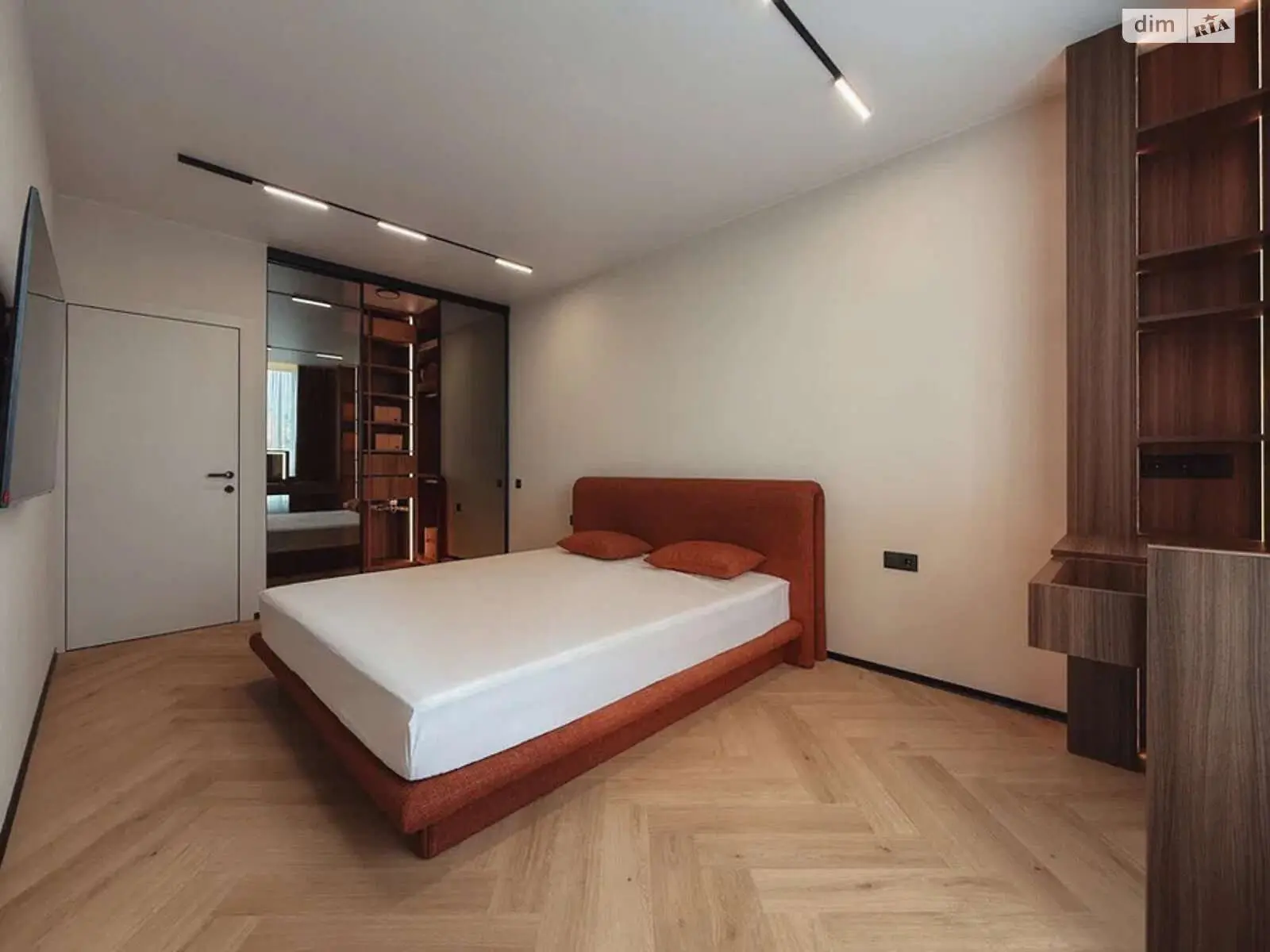 Фото Selling a 2-room apartment, 68 sq.m., Kakhovska Street 62а Kyiv, price: 159000 $, code 6706