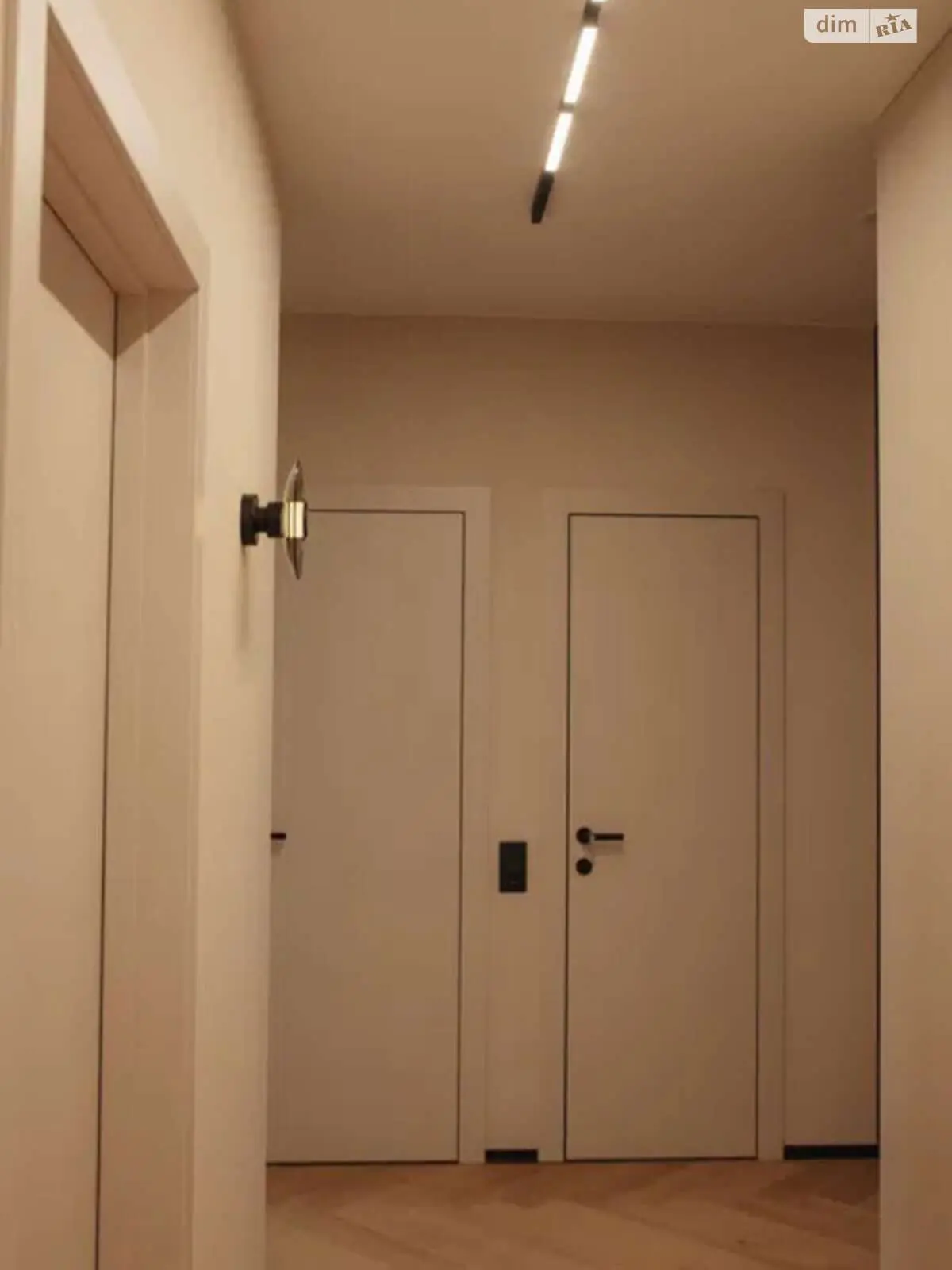 Фото Selling a 2-room apartment, 68 sq.m., Kakhovska Street 62а Kyiv, price: 159000 $, code 6706