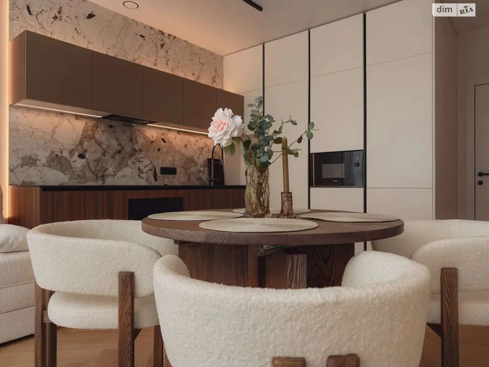 Фото Selling a 2-room apartment, 68 sq.m., Kakhovska Street 62а Kyiv, price: 159000 $, code 6706