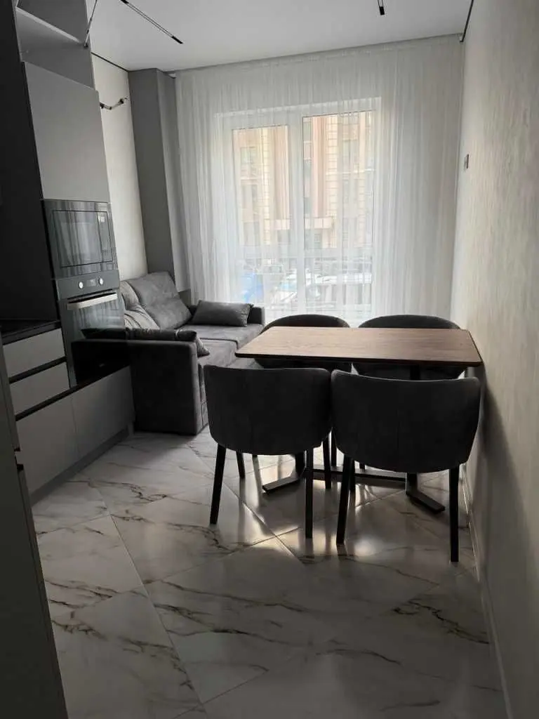Фото Продаю 1-комнатную квартиру, 40 кв. м, Метрологическая ул. 107 Киев, цена: 105000 USD, код 6711