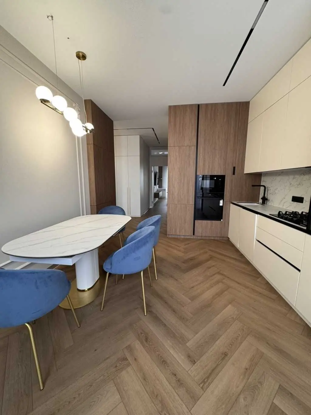 Фото Selling a 2-room apartment, 65 sq.m., Metrolohichna Street  Kyiv, price: 165000 USD, code 6723