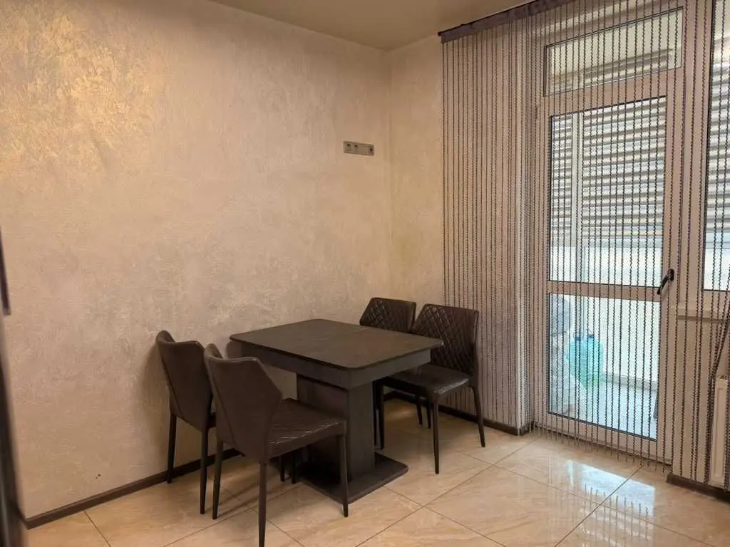 Фото Продаю 1 кімнатну квартиру, 43 кв. м, Метрологічна вул. 56 Київ, ціна: 95000 USD, код 6724
