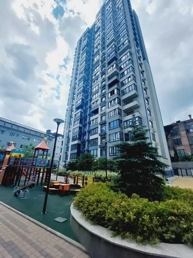Фото Зняти 1 кімнатну квартиру, Шолуденка вул.  Київ в довгострокову оренду, ціна: 900 USD, код 6741