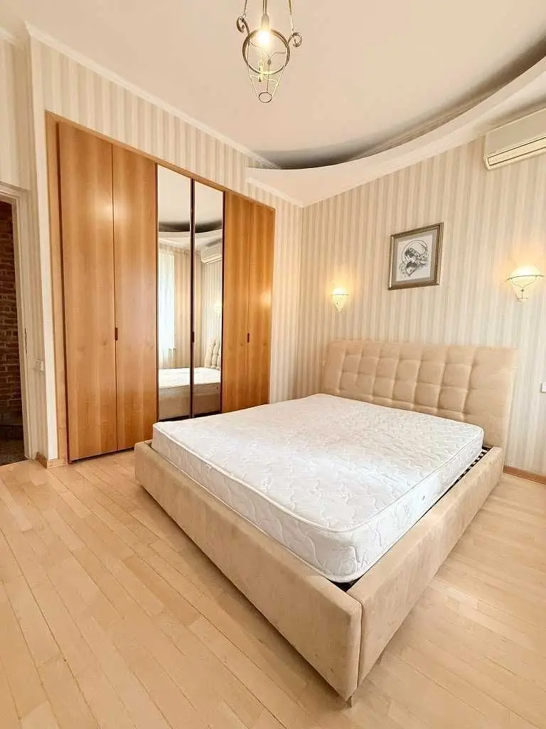 Фото Зняти 3 кімнатну квартиру, Велика Васильківська вул.  Київ в довгострокову оренду, ціна: 1200 USD, код 6754