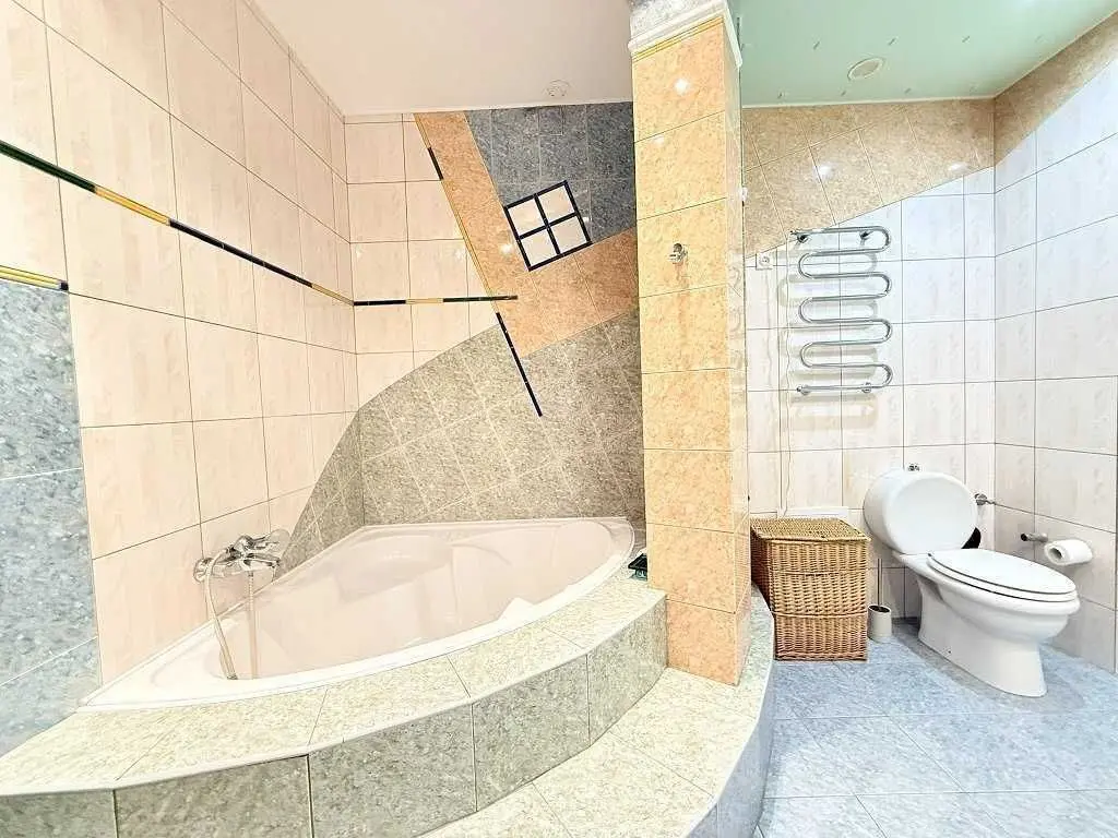 Фото Зняти 3 кімнатну квартиру, Велика Васильківська вул.  Київ в довгострокову оренду, ціна: 1200 USD, код 6754