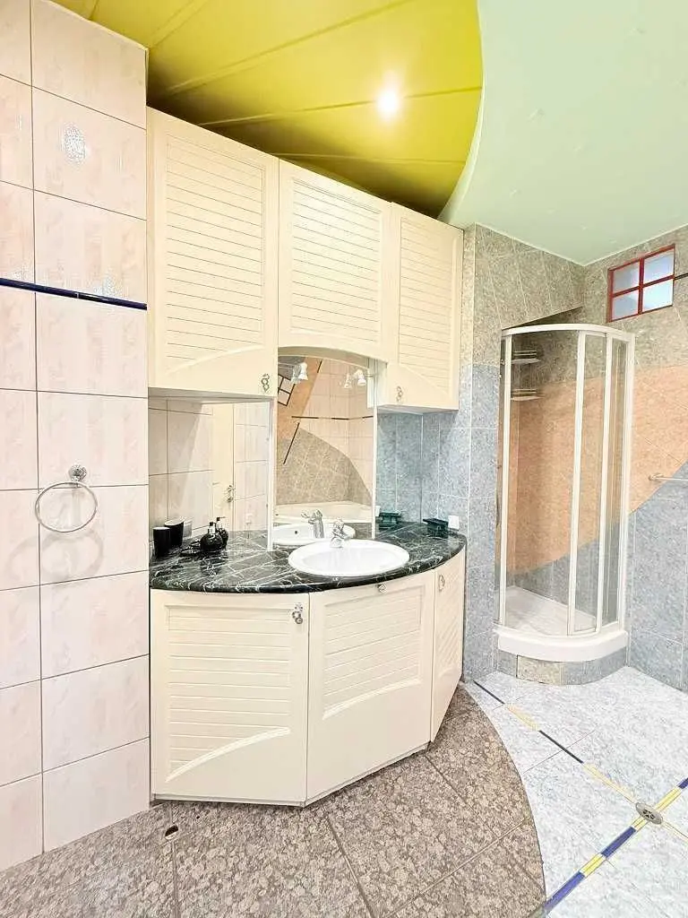 Фото Зняти 3 кімнатну квартиру, Велика Васильківська вул.  Київ в довгострокову оренду, ціна: 1200 USD, код 6754