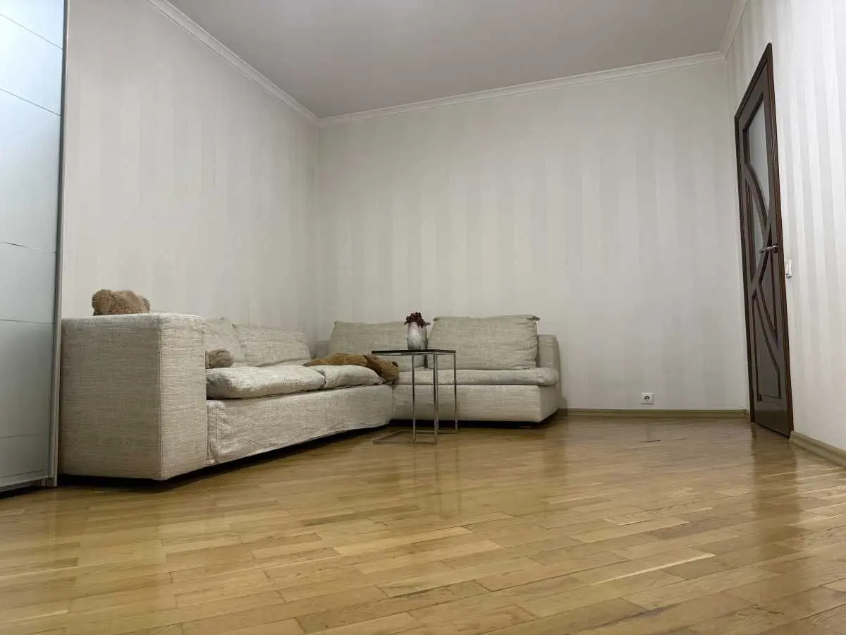 Фото Selling a 3-room apartment, 81.2 sq.m., Novatoriv Street  Kyiv, price: 140000 USD, code 6757