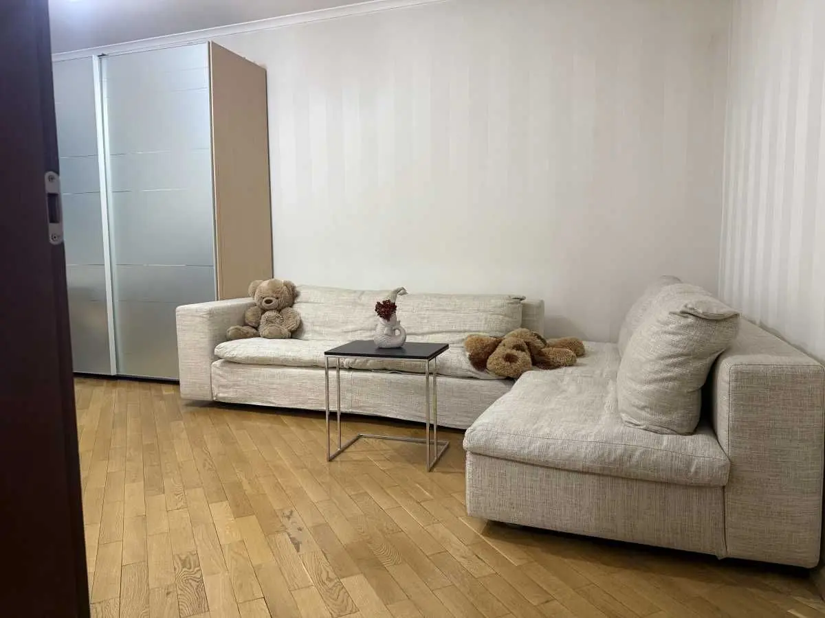 Фото Selling a 3-room apartment, 81.2 sq.m., Novatoriv Street  Kyiv, price: 140000 USD, code 6757
