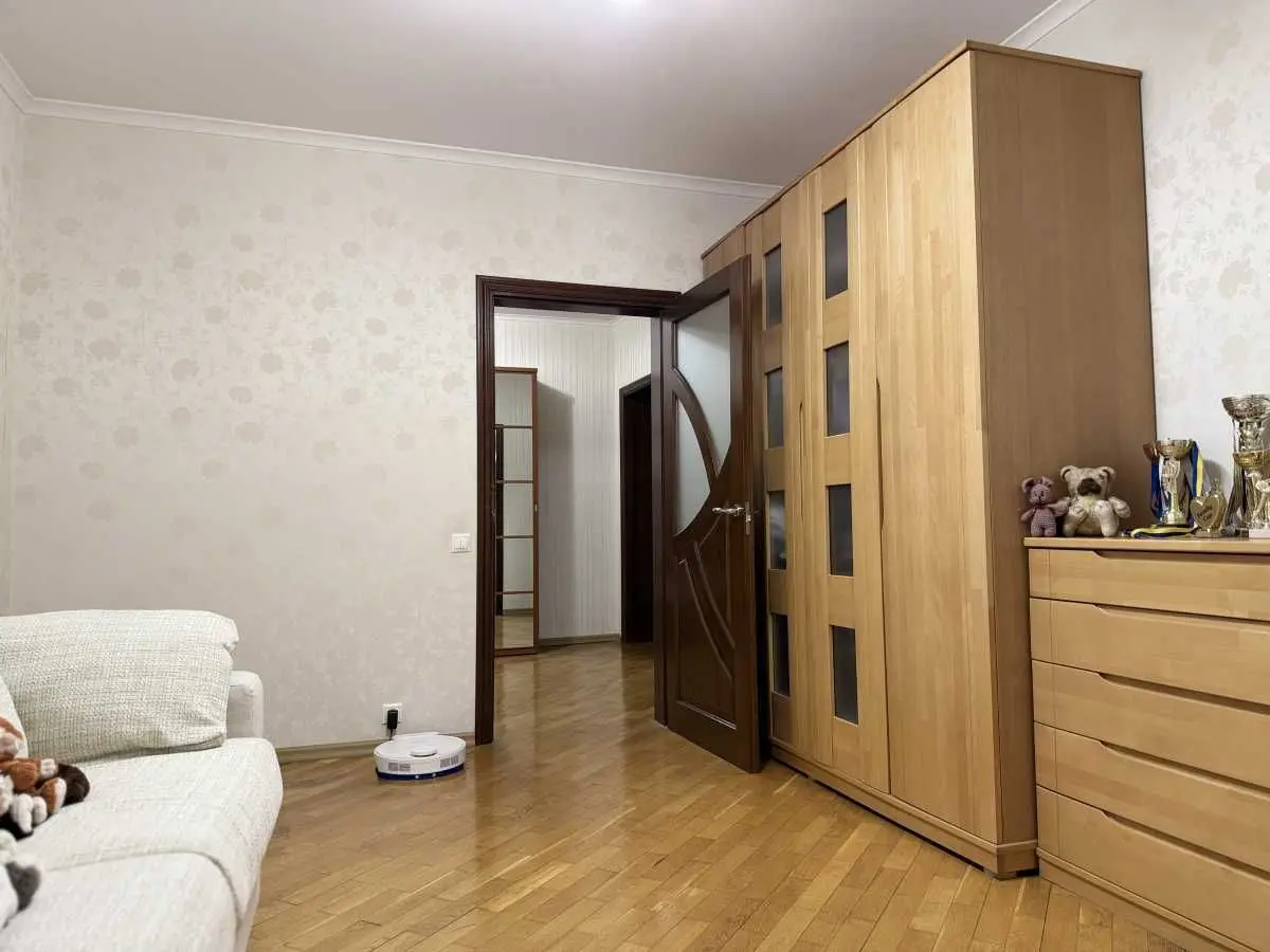 Фото Selling a 3-room apartment, 81.2 sq.m., Novatoriv Street  Kyiv, price: 140000 USD, code 6757