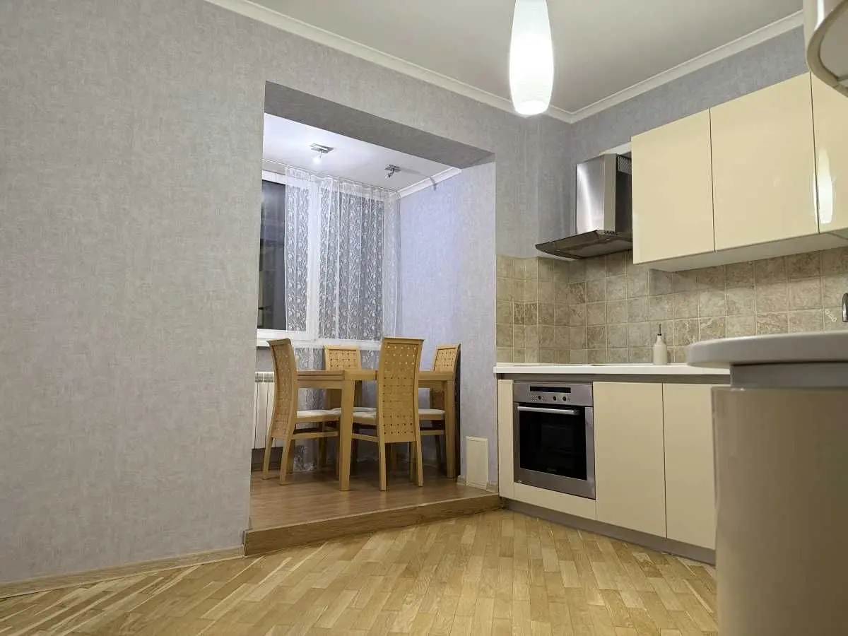 Фото Selling a 3-room apartment, 81.2 sq.m., Novatoriv Street  Kyiv, price: 140000 USD, code 6757