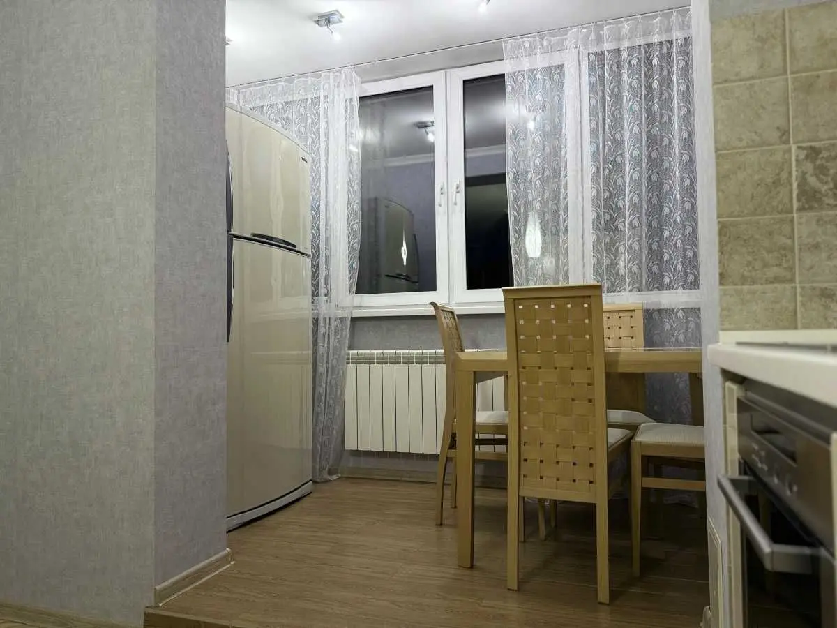 Фото Selling a 3-room apartment, 81.2 sq.m., Novatoriv Street  Kyiv, price: 140000 USD, code 6757