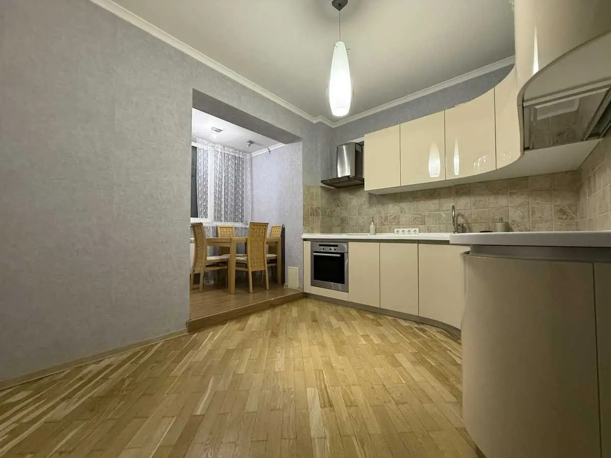 Фото Selling a 3-room apartment, 81.2 sq.m., Novatoriv Street  Kyiv, price: 140000 USD, code 6757