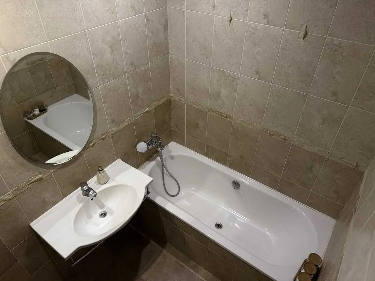 Фото Selling a 3-room apartment, 81.2 sq.m., Novatoriv Street  Kyiv, price: 140000 USD, code 6757