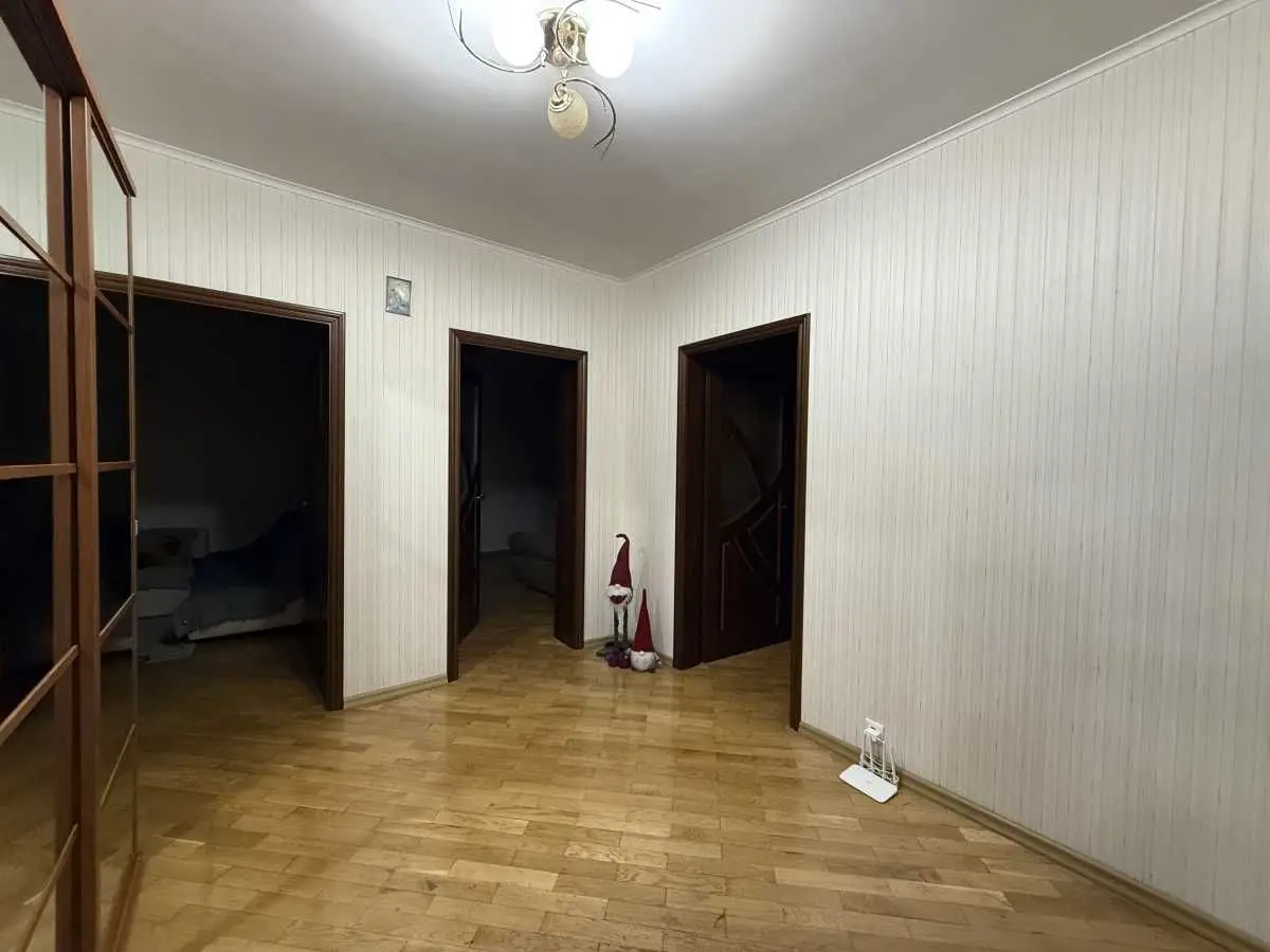 Фото Selling a 3-room apartment, 81.2 sq.m., Novatoriv Street  Kyiv, price: 140000 USD, code 6757