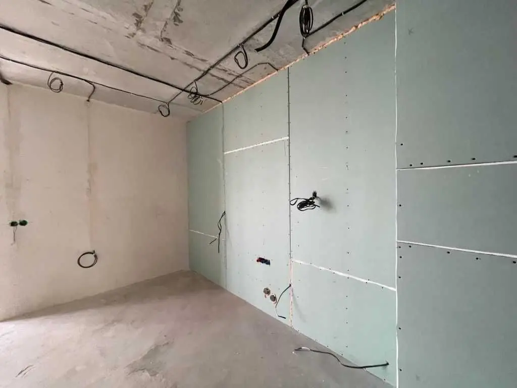 Фото Selling a 3-room apartment, 65 sq.m., Metrolohichna Street  Kyiv, price: 93000 USD, code 6760