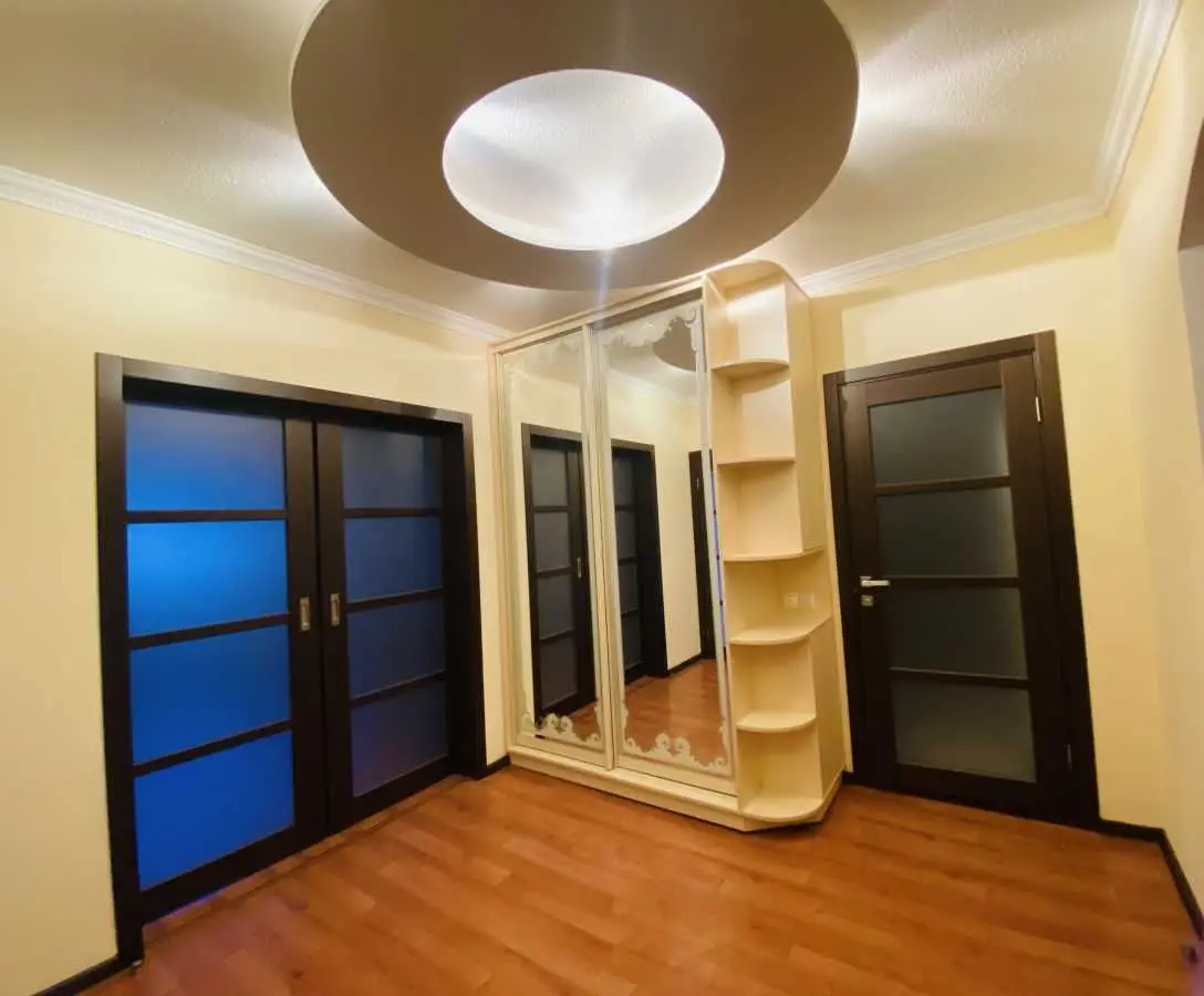 Фото Продаю 3 кімнатну квартиру, 104 кв. м, Бориса Гмирі вул. 9в Київ, ціна: 129500 USD, код 6766